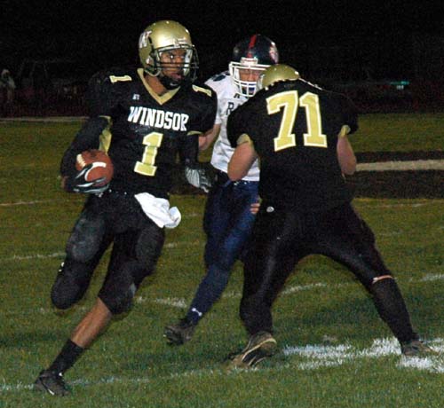 Football team heads for Oregon