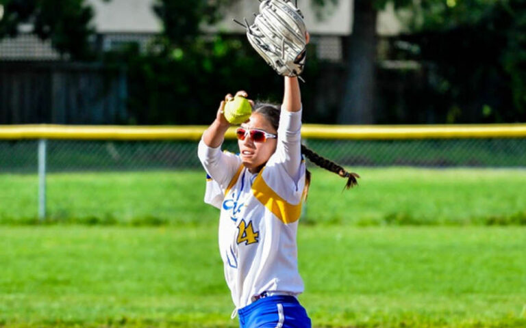 Lady Eagles gain split in Cloverdale softball tourney