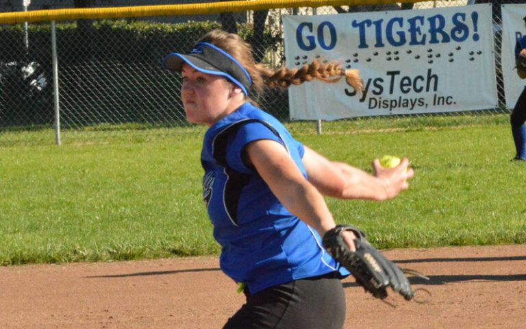 Analy softballers topple El Mo, 9-1 in SCL opener