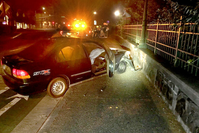 Healdsburg resident crashes car in Windsor, attempts to flee