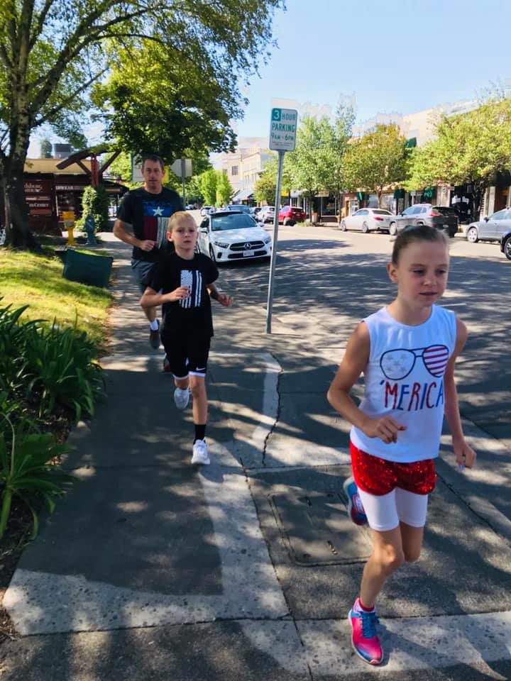 Sebastopol family runs to honor killed officers