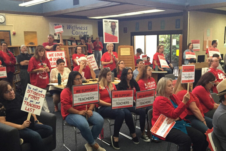 With strike looming, district and teachers union go back to bargaining