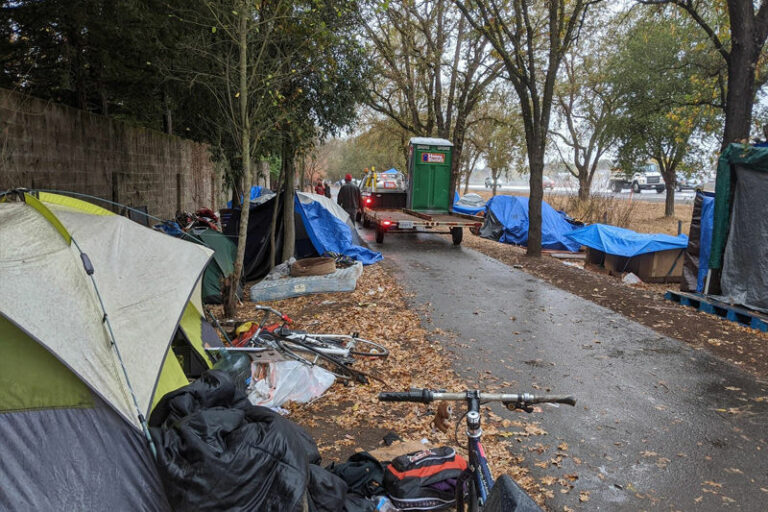 Supes approve plan to address homelessness on Rodota Trail