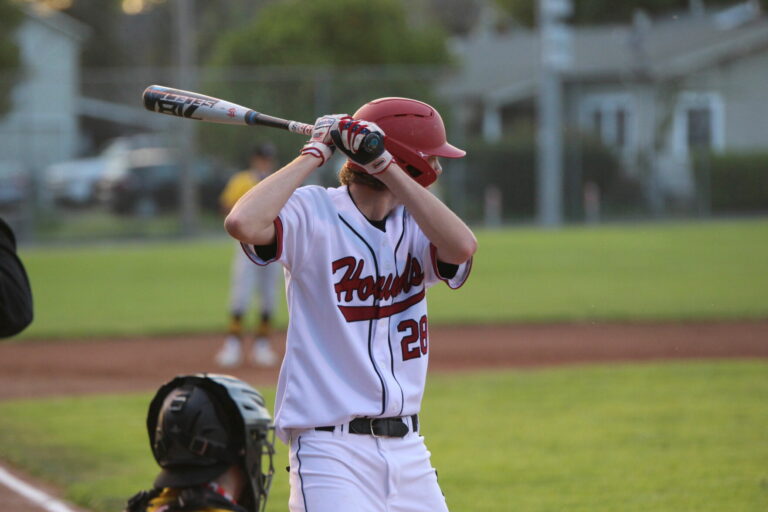 Hounds’ baseballers bounce back with sweep over El Molino