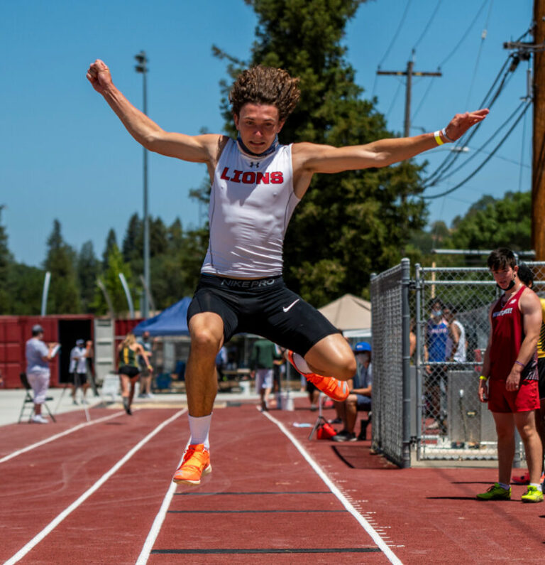 Local athletes shine at Redwood Empire Showcase meet