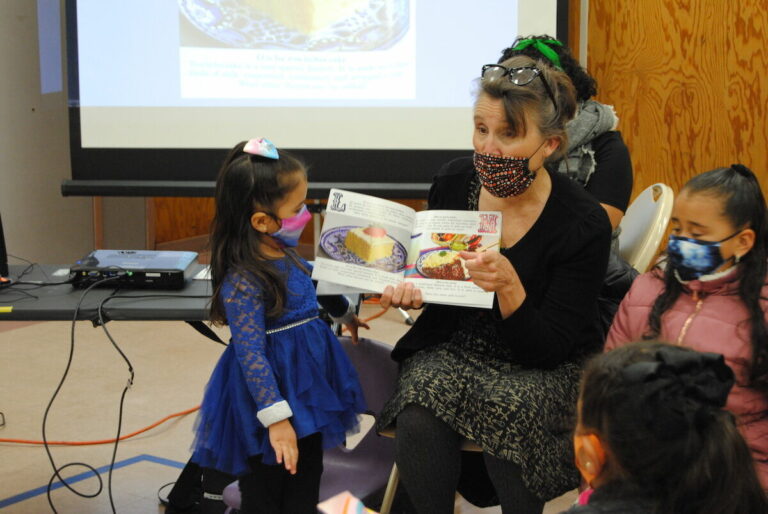 Corazón’s Libros y Raíces sparks literacy interest