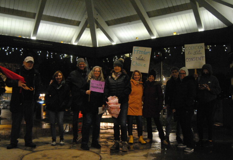 Second rally against Healdsburg vaccine mandate arrives at empty City Hall