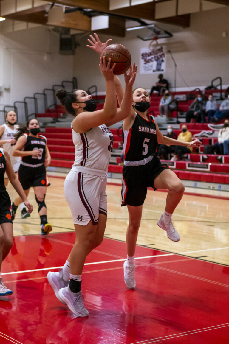 Lady Hounds post three wins, push record to 16-7