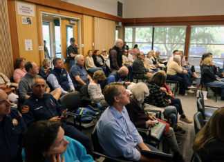 Public at Healdsburg City Council meeting