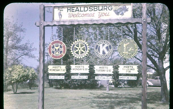 'Welcome to Healdsburg' sign