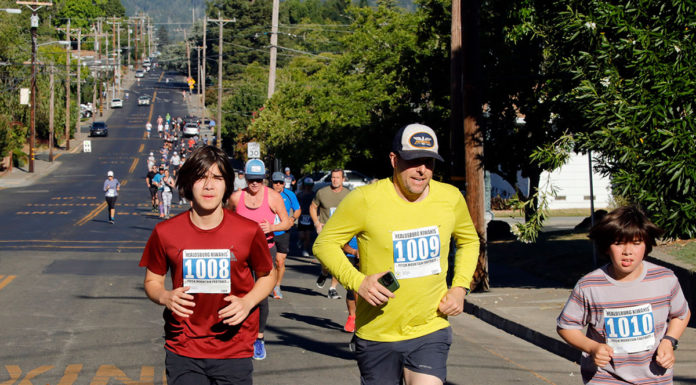 Runners on Powell Avenue