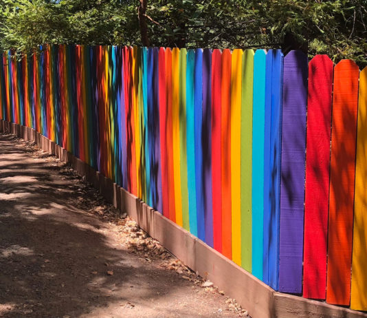 Rainbow fence