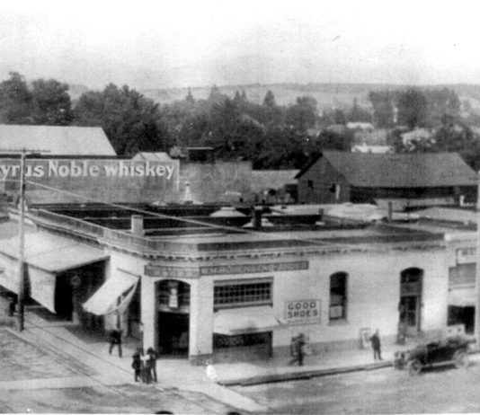 Rosenberg's, 1915