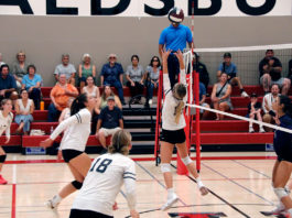 Healdsburg volleyball game