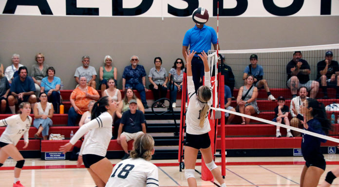 Healdsburg volleyball game