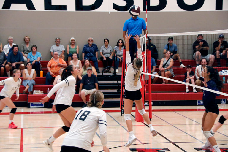 Healdsburg volleyball game