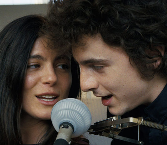 Actors portray Joan Baez and Bob Dylan in move 'A Complete Unknown'